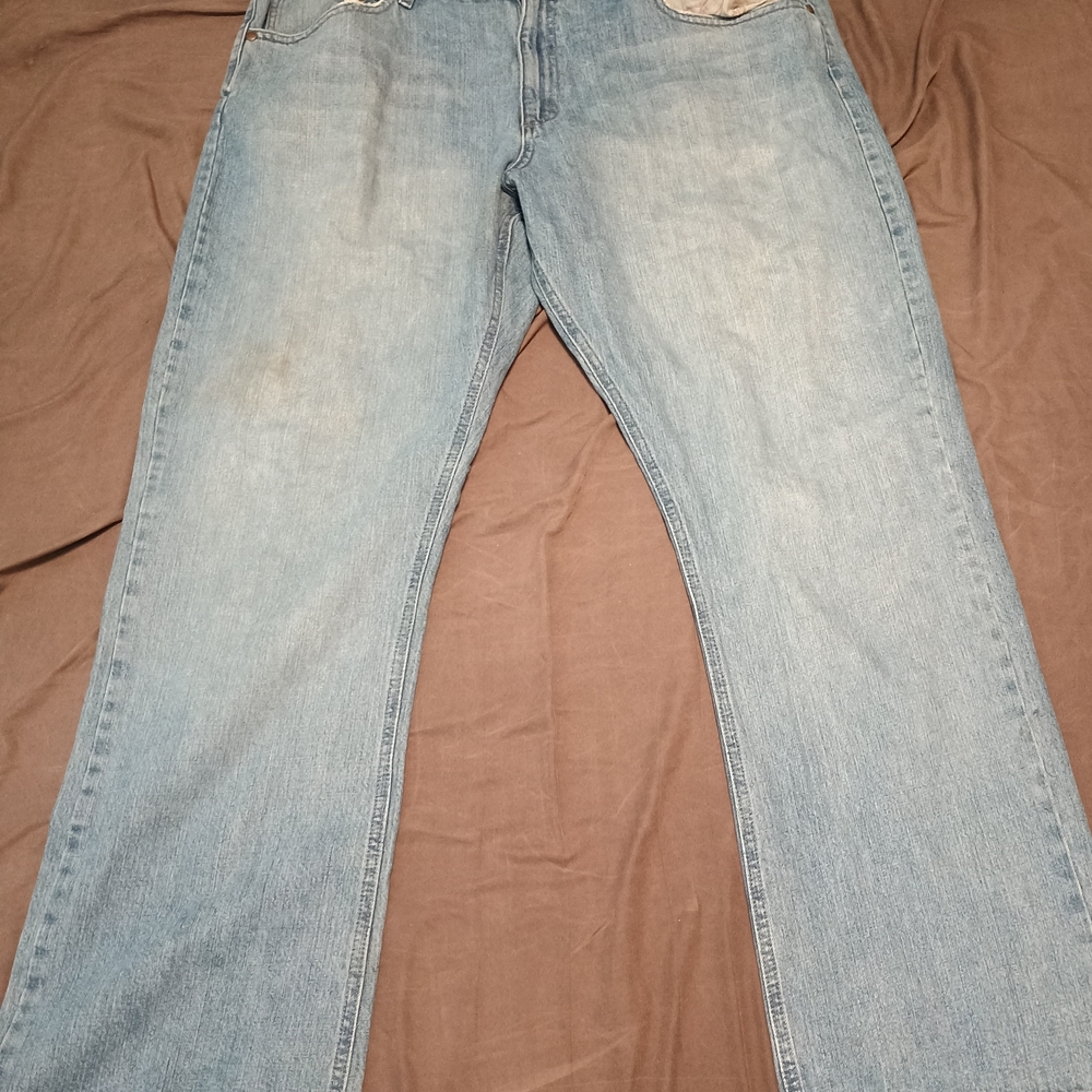 Wrangler Blue Relaxed Fit Jeans with Vintage Appeal